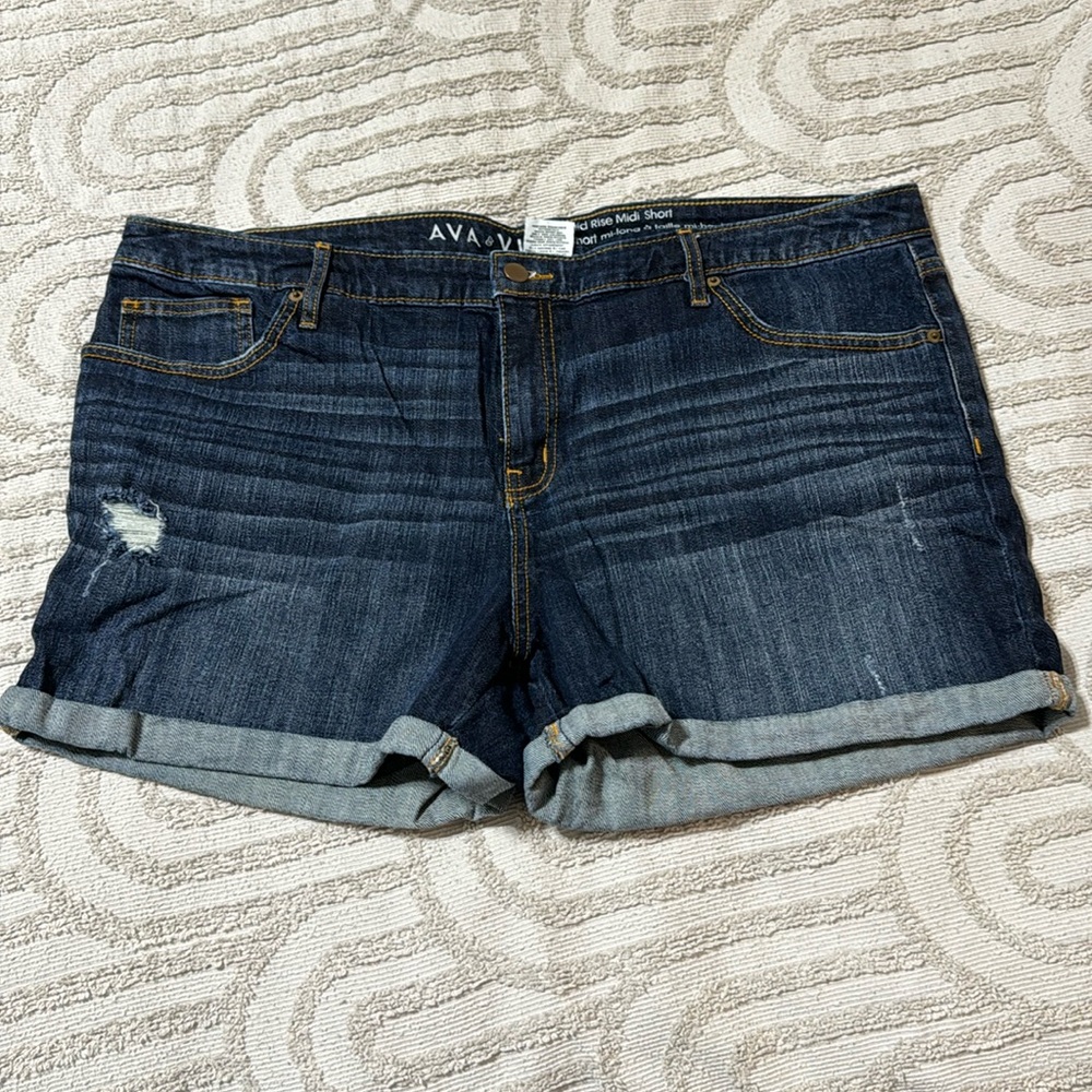 Ava & Viv mid ride midi shorts size 20W